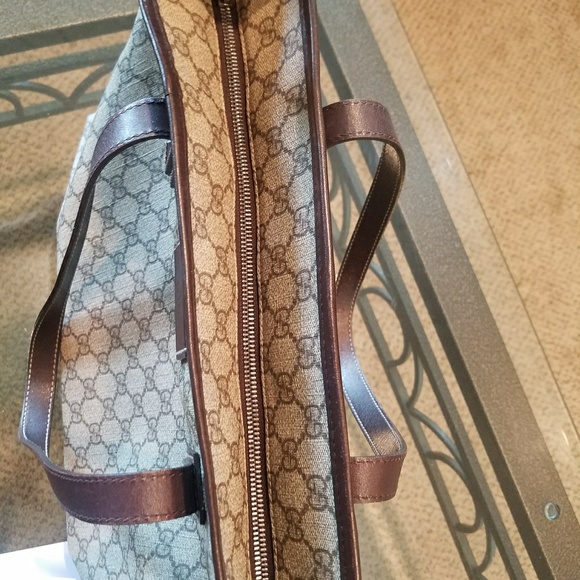 Authentic Gucci - Picture 6 of 7